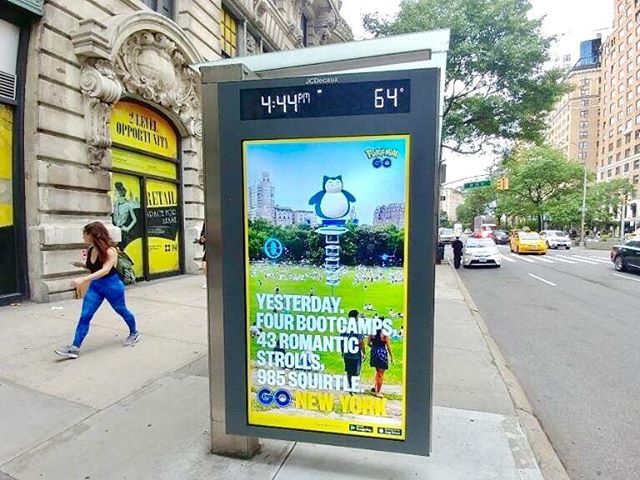 18. Pokémon Go celebra il suo primo anniversario con pubblicità all'aperto nelle più grandi città del mondo.