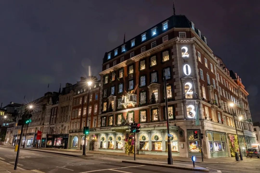 Londra, Regno Unito – Le finestre delle meraviglie di Fortnum&Mason 